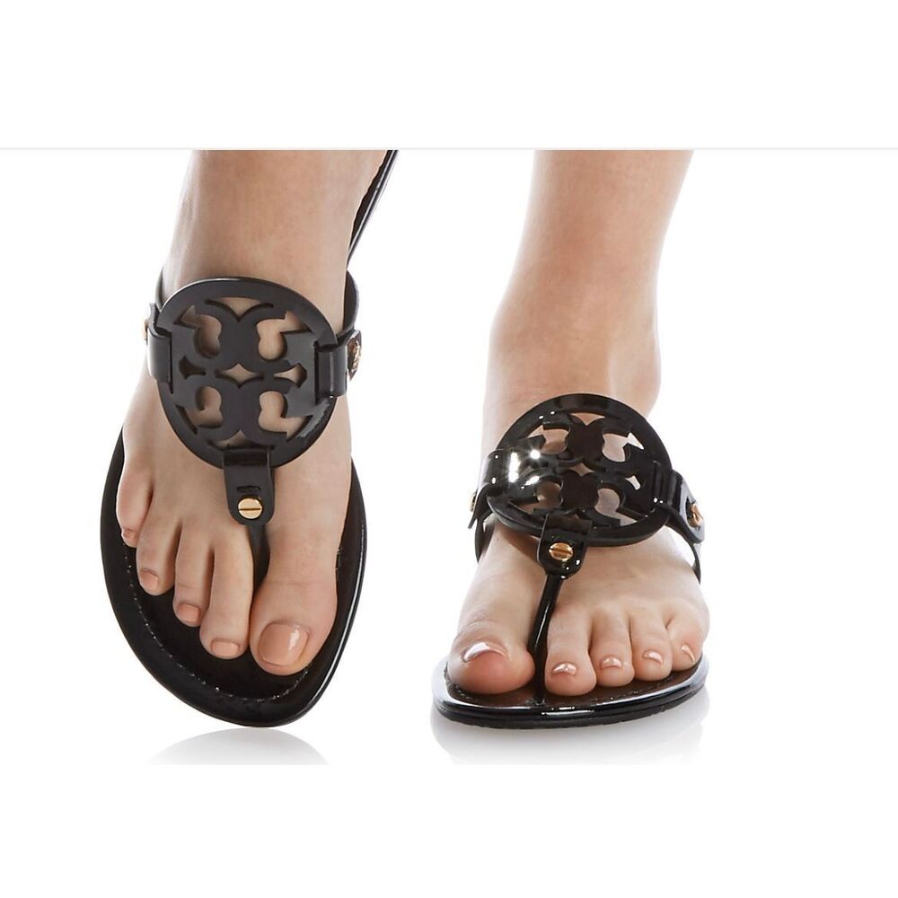 SZ 9 Tory Burch Miller Patent Logo Embellished Sandals Flip Flops in Bla…
